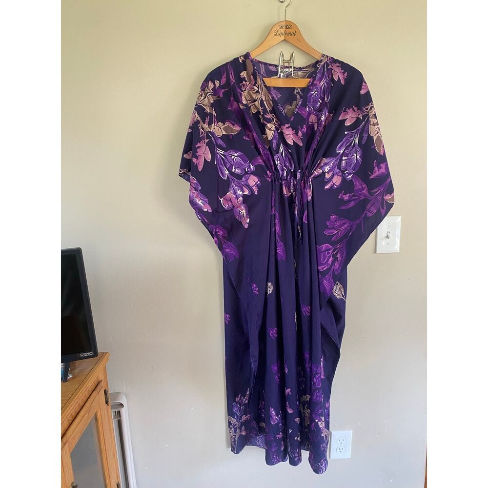 Vtg WINLAR Kaftan Dress Muumuu Silky Purple Floral One Size Cover Up Maxi Dress